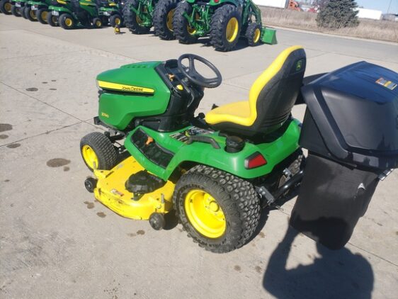 2018 John Deere X590 - Image 4