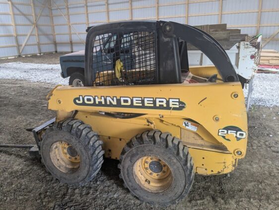1999 John Deere 250 - Image 2