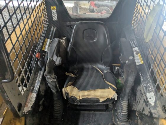 1999 John Deere 250 - Image 10