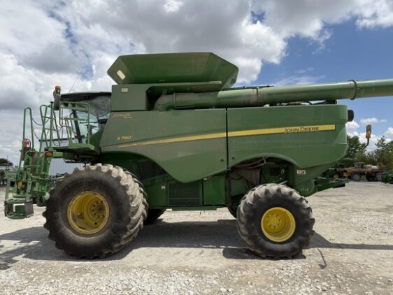 2018 John Deere S780 - Image 8