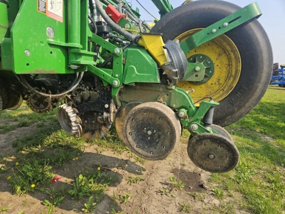 2025 John Deere 1775NT - Image 5