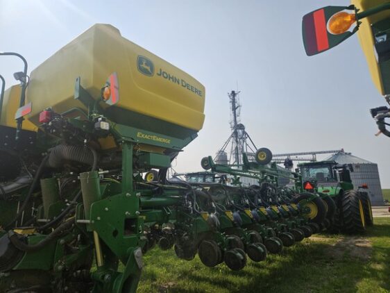 2025 John Deere 1775NT - Image 4