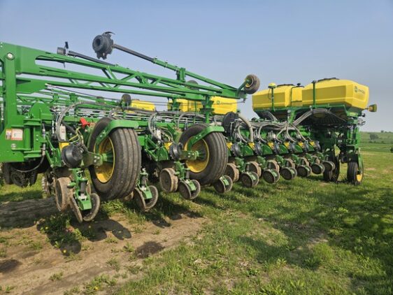 2025 John Deere 1775NT - Image 3