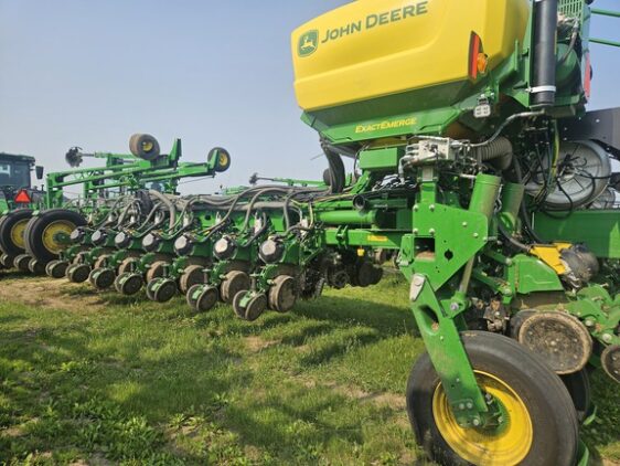 2025 John Deere 1775NT - Image 2