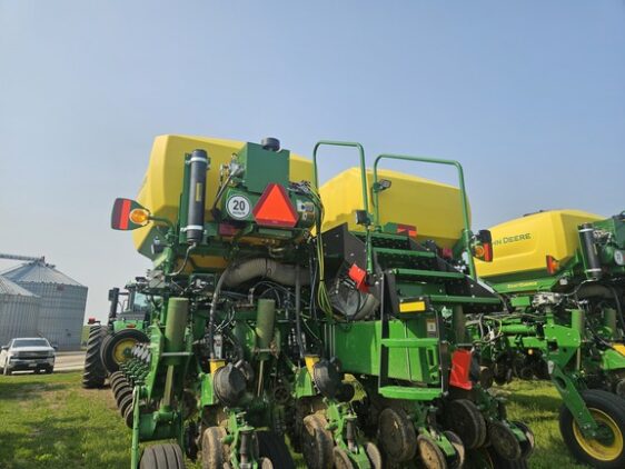 2025 John Deere 1775NT - Image 9