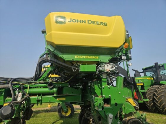 2025 John Deere 1775NT - Image 3