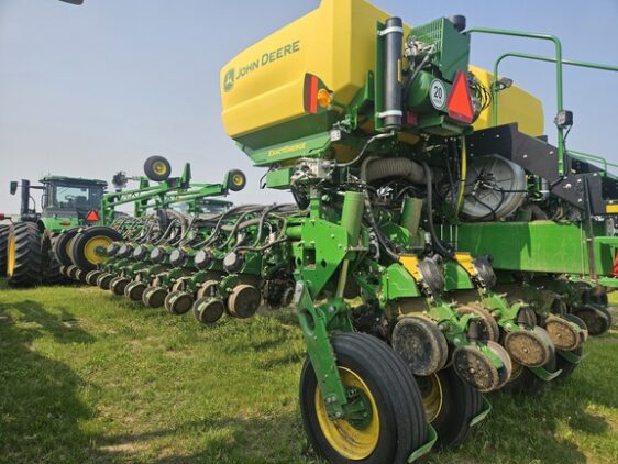 2025 John Deere 1775NT - Image 4