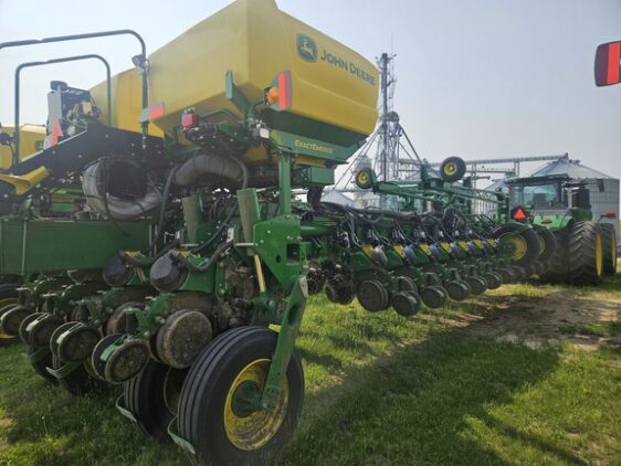 2025 John Deere 1775NT - Image 6