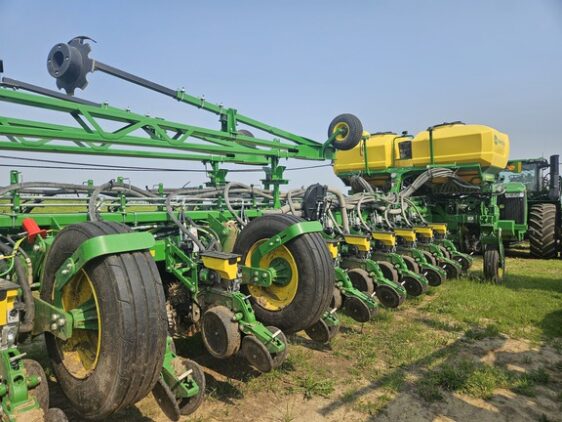2025 John Deere 1775NT - Image 2