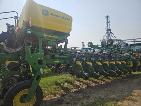 2025 John Deere 1775NT - Image 3