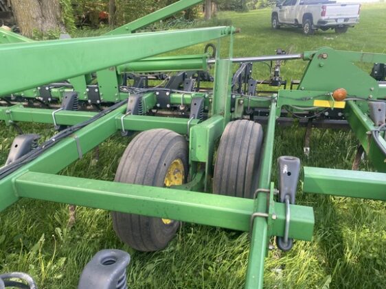 2007 John Deere 2210 - Image 18