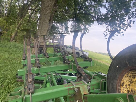 2007 John Deere 2210 - Image 12