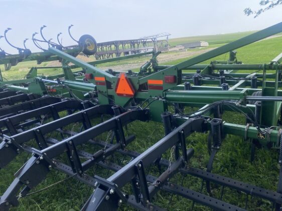 2007 John Deere 2210 - Image 7