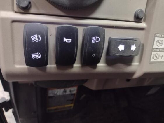 2022 John Deere XUV 835R - Image 13