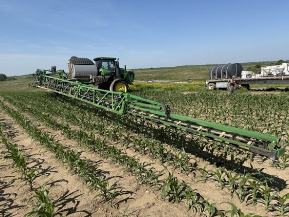 2021 John Deere R4044 - Image 6