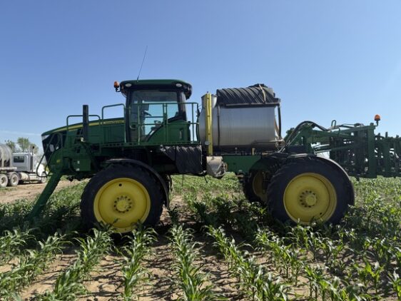 2021 John Deere R4044 - Image 13