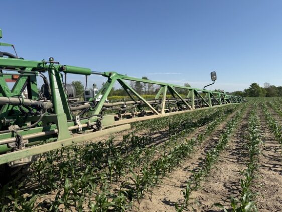 2021 John Deere R4044 - Image 8