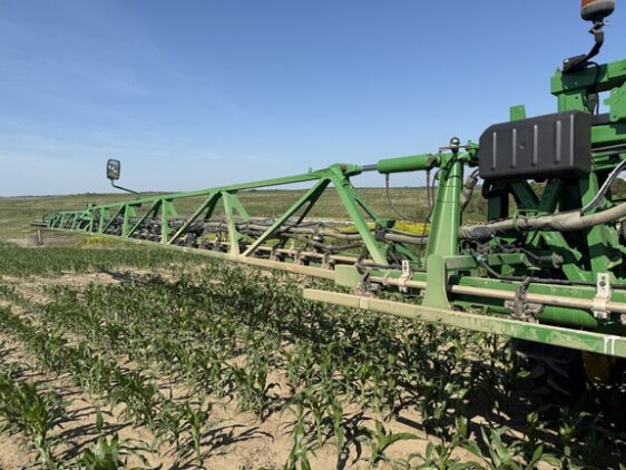 2021 John Deere R4044 - Image 9