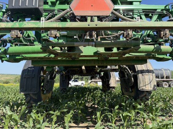 2021 John Deere R4044 - Image 10