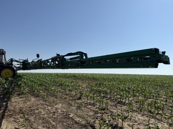 2021 John Deere R4044 - Image 11