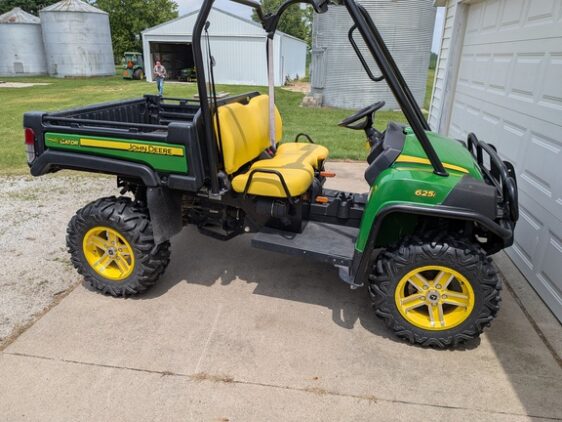 2011 John Deere XUV 625I GREEN
