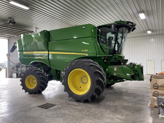 2024 John Deere S780
