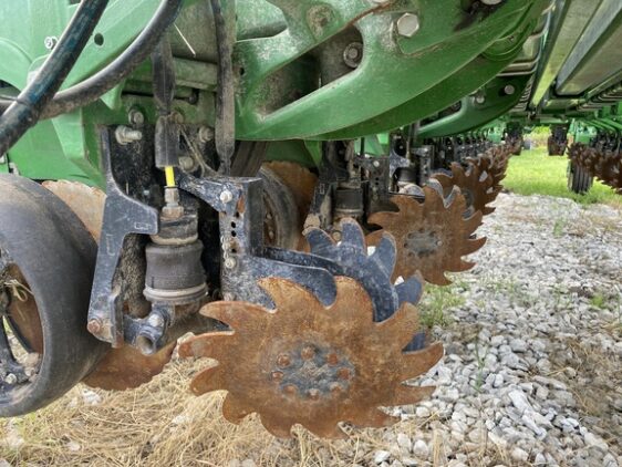 2025 John Deere 1775NT - Image 14