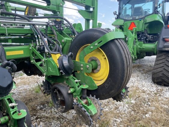 2025 John Deere 1775NT - Image 10