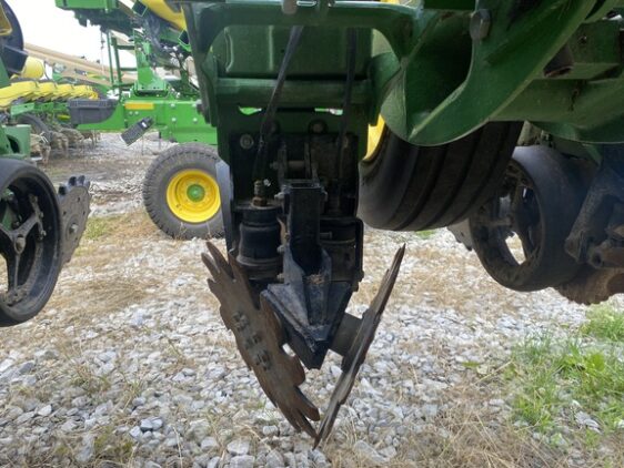 2025 John Deere 1775NT - Image 16