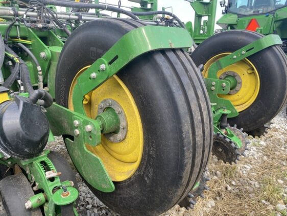 2025 John Deere 1775NT - Image 17