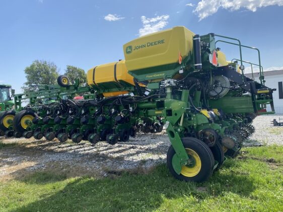 2025 John Deere 1775NT - Image 5