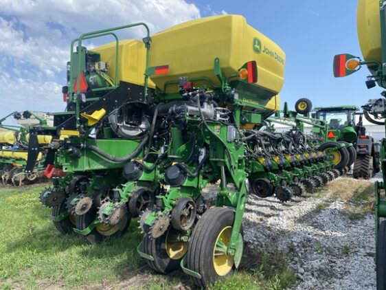 2025 John Deere 1775NT - Image 7