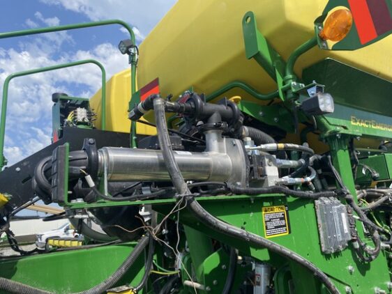 2025 John Deere 1775NT - Image 8