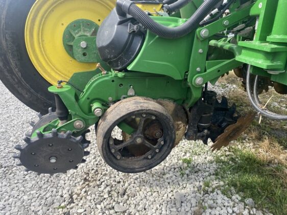2025 John Deere 1775NT - Image 7
