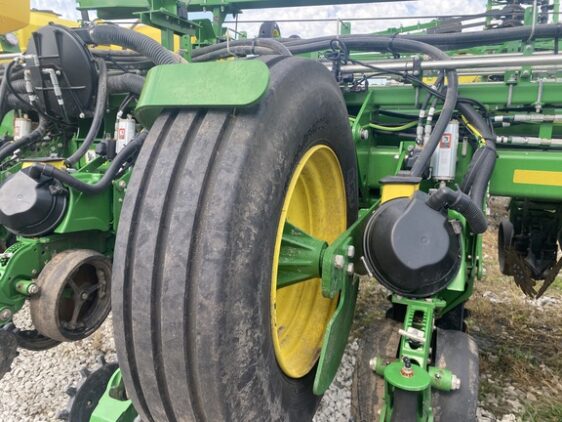 2025 John Deere 1775NT - Image 10