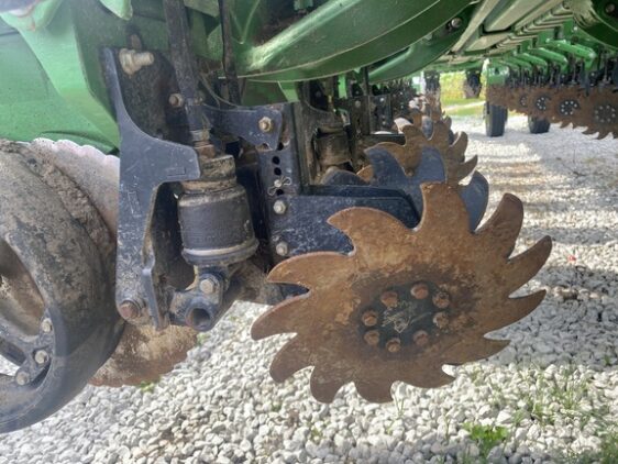 2025 John Deere 1775NT - Image 8