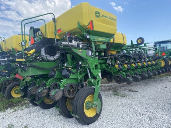 2025 John Deere 1775NT - Image 2