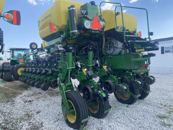 2025 John Deere 1775NT - Image 3