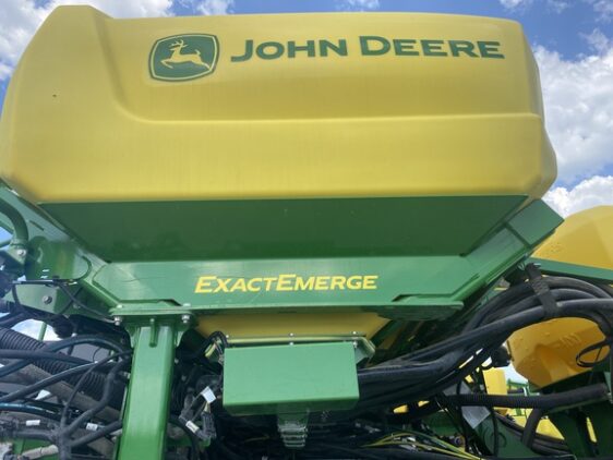2025 John Deere 1775NT - Image 5