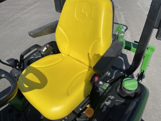 2019 John Deere 1025R - Image 10