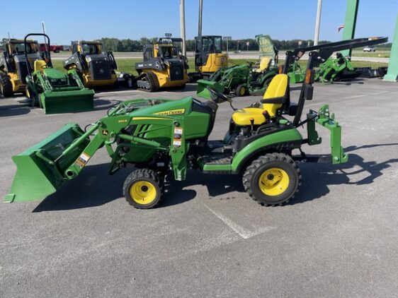 2019 John Deere 1025R - Image 2