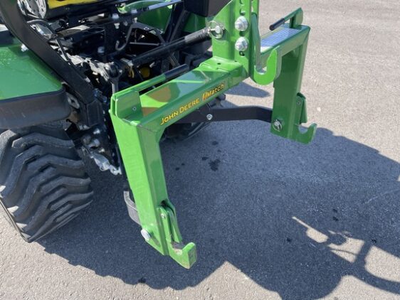 2019 John Deere 1025R - Image 12