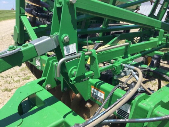 2013 John Deere 2310 - Image 13