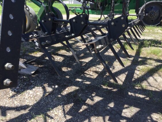 2013 John Deere 2310 - Image 17