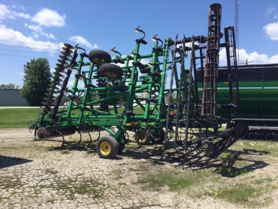 2013 John Deere 2310 - Image 20