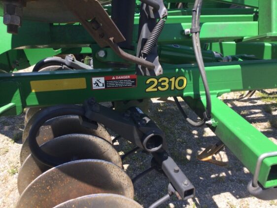 2013 John Deere 2310 - Image 14