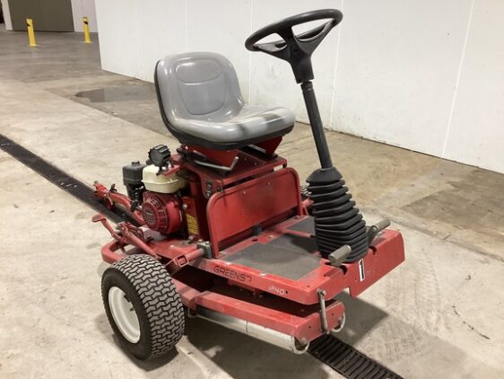 2014 Toro GREENSPRO 1240 - Image 2