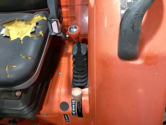 2014 Kubota L4060 - Image 10