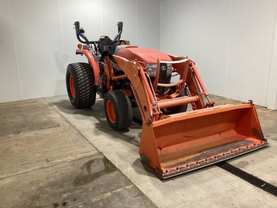 2014 Kubota L4060 - Image 3