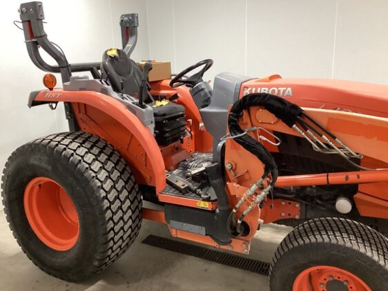 2014 Kubota L4060 - Image 4